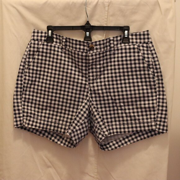 Old Navy Women's  Everyday Short Size 12 - Picture 1 of 9